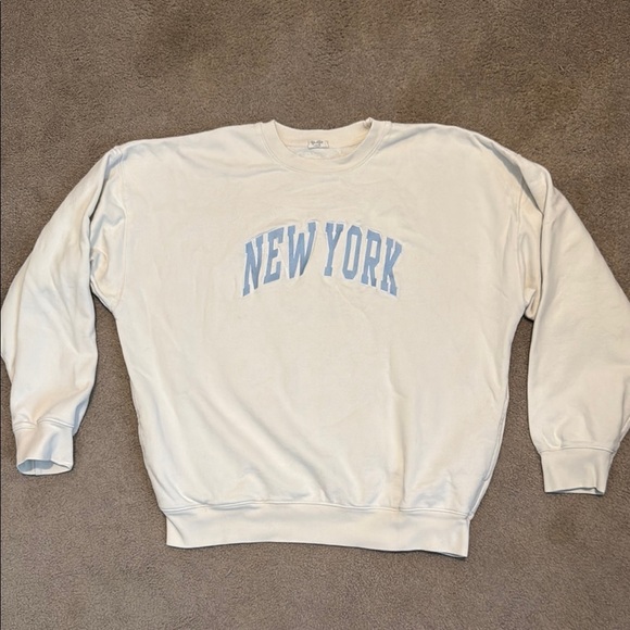 John Galt Tops - Brandy Melville John Galt for Pac Sun Cream and Blue New York Sweatshirt